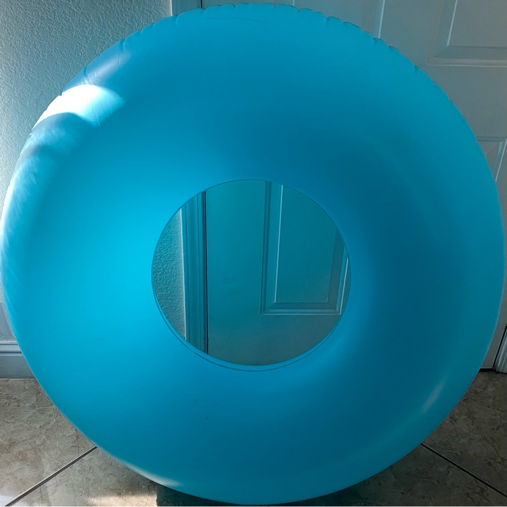 Blue Inflatable Pool Tube - Picture 2 of 4